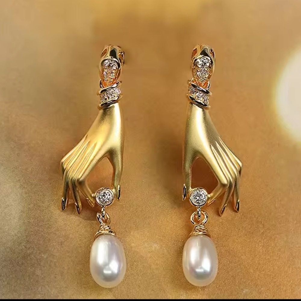 Elegant Gold and Pearl Drop Earrings - Picture 2 of 7